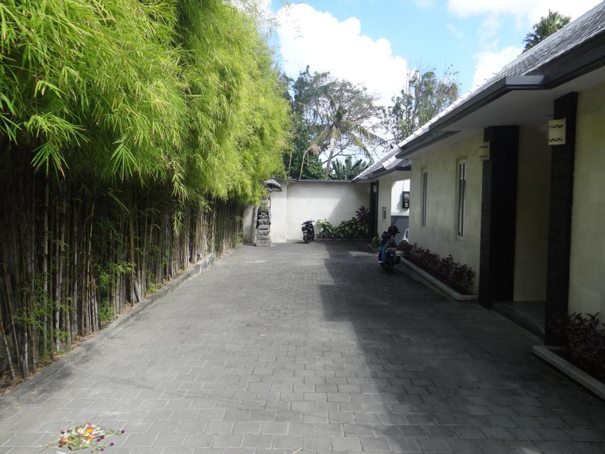 Villa Nuri Merah 1 科洛布坎 外观 照片